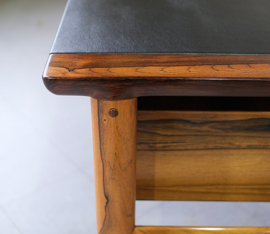 Arne Vodder Model 223 Executive Desk in Rosewood