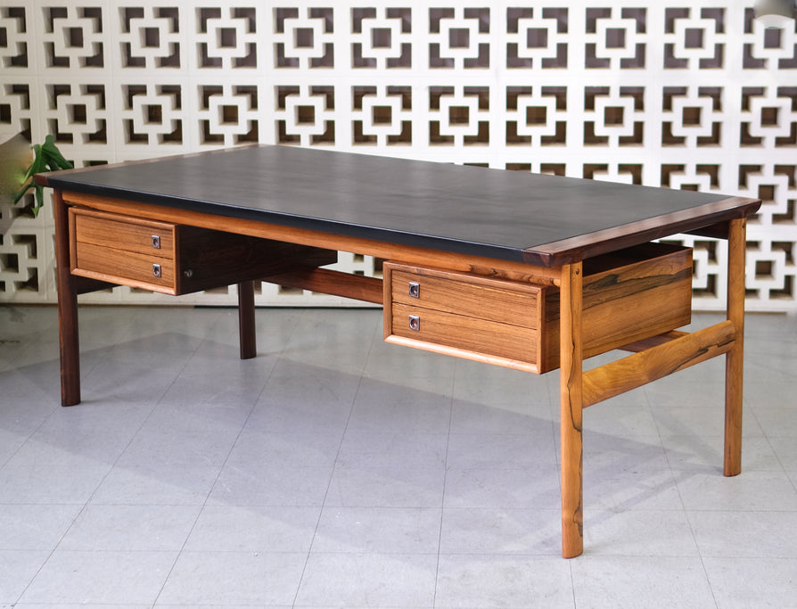 Arne Vodder Model 223 Executive Desk in Rosewood