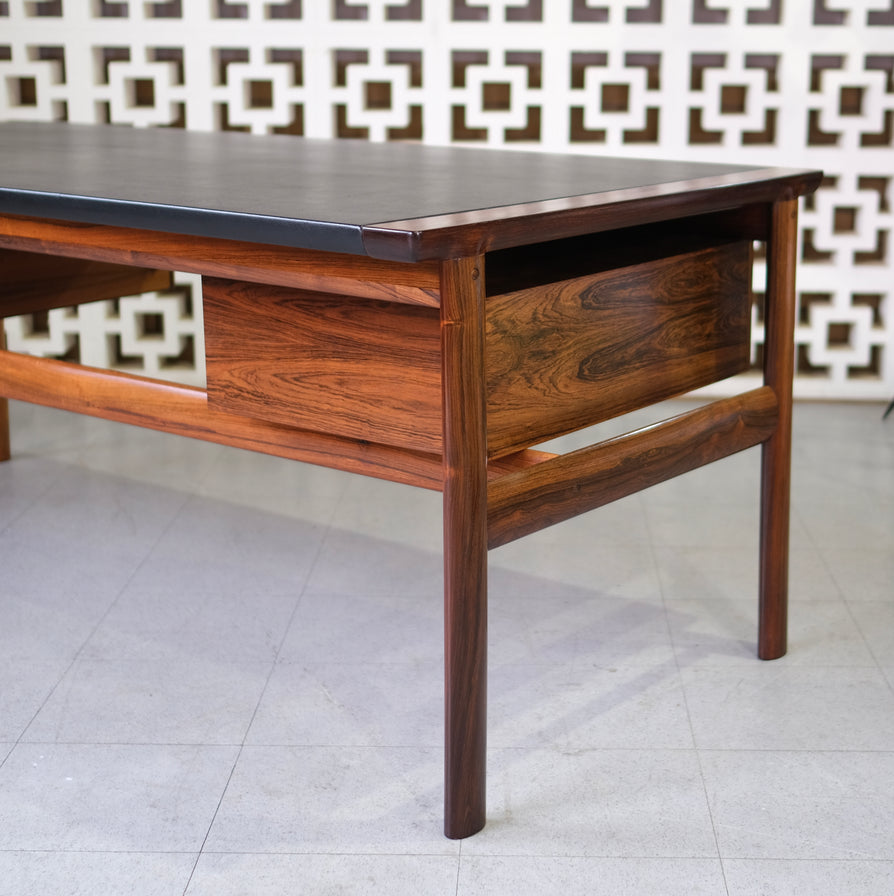 Arne Vodder Model 223 Executive Desk in Rosewood