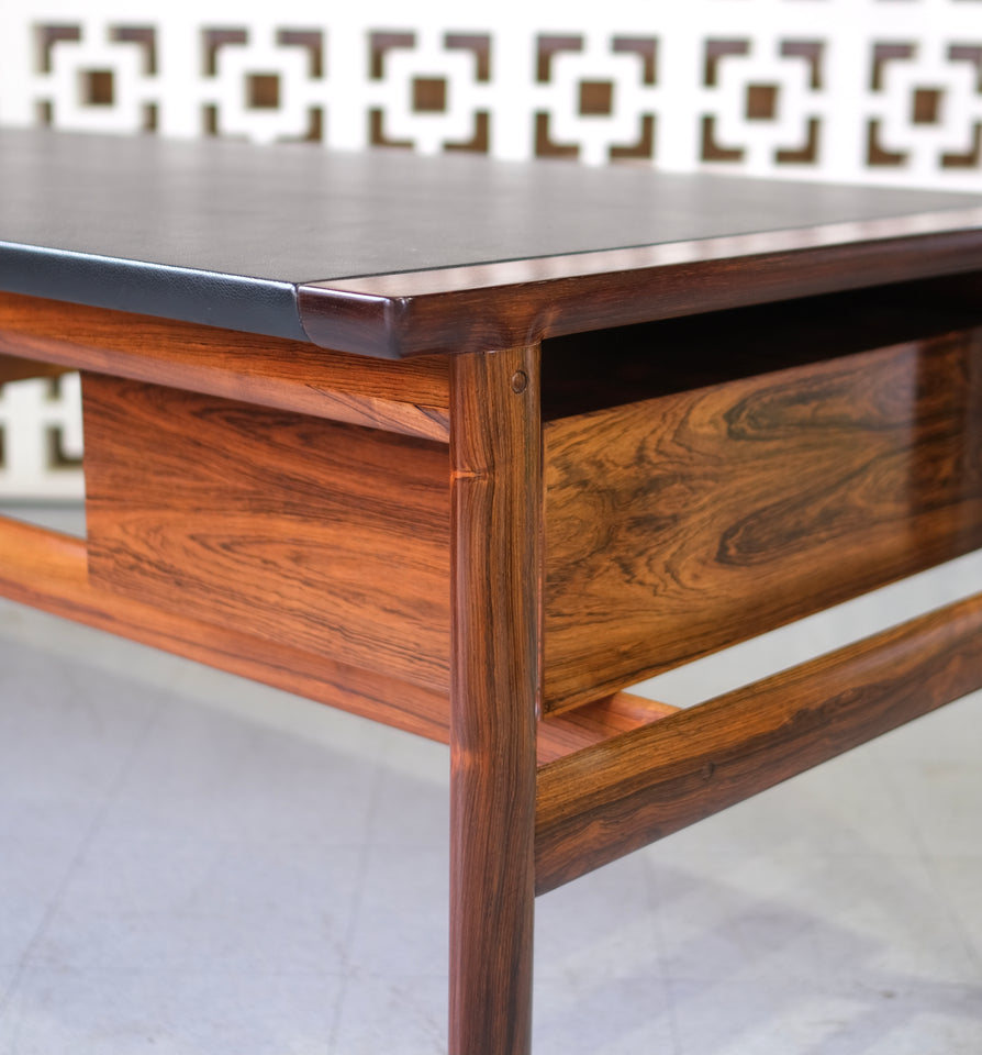 Arne Vodder Model 223 Executive Desk in Rosewood