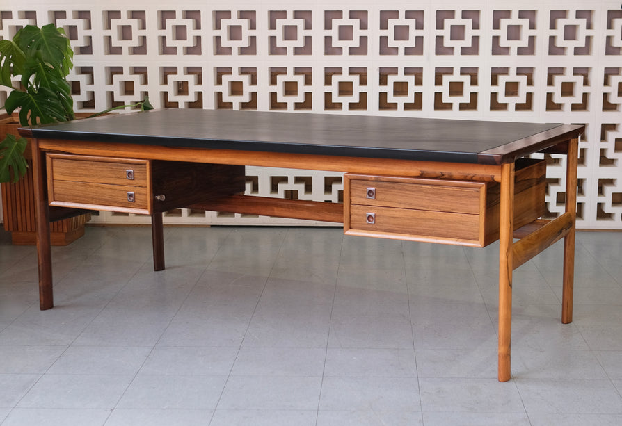 Arne Vodder Model 223 Executive Desk in Rosewood