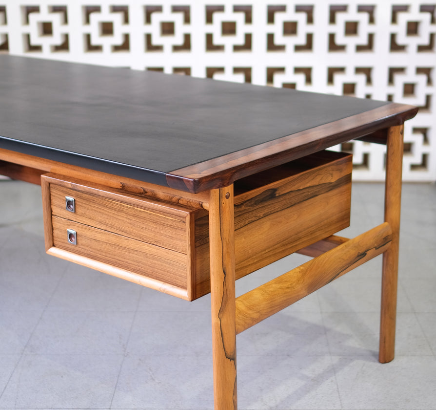 Arne Vodder Model 223 Executive Desk in Rosewood