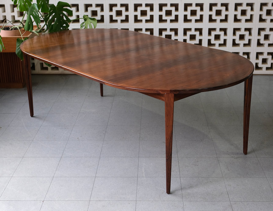 Rosengren Hansen - Round Double-Extension Dining Table in Rosewood