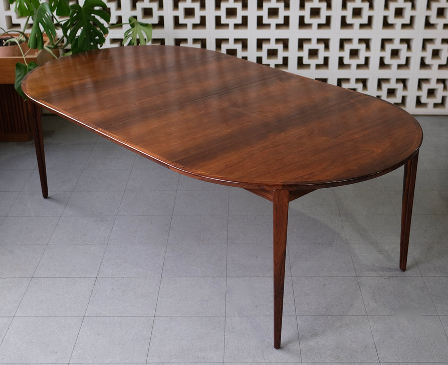 Rosengren Hansen - Round Double-Extension Dining Table in Rosewood