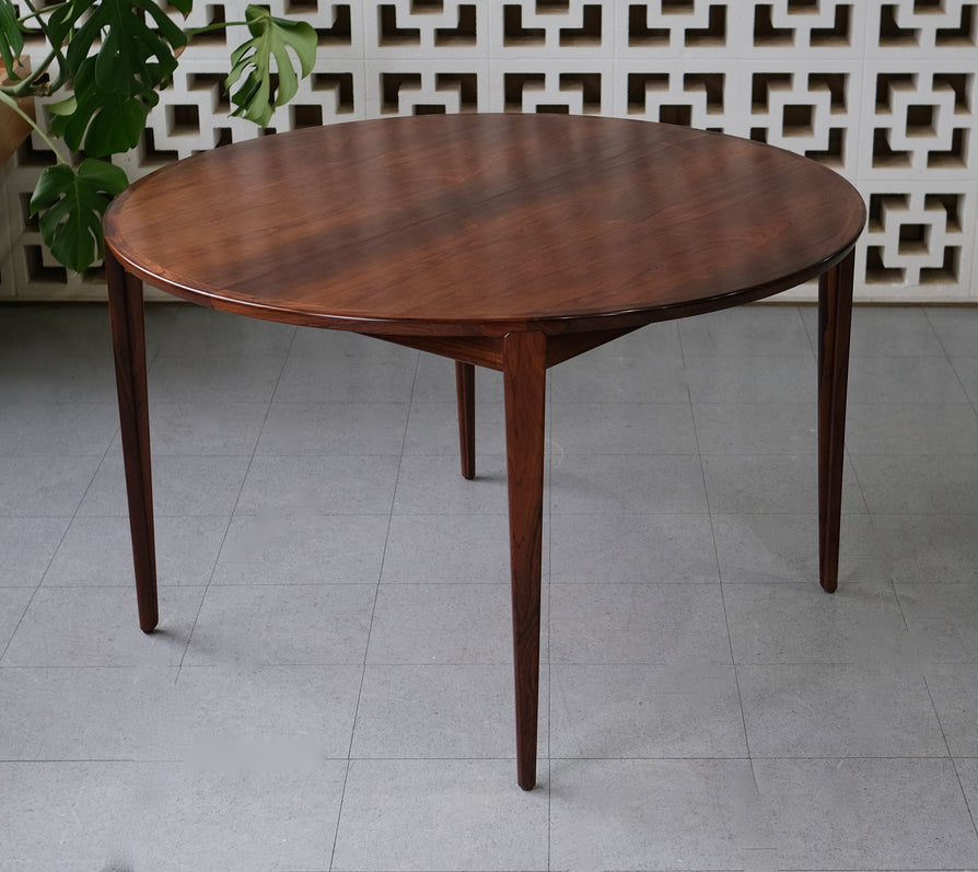 Rosengren Hansen - Round Double-Extension Dining Table in Rosewood