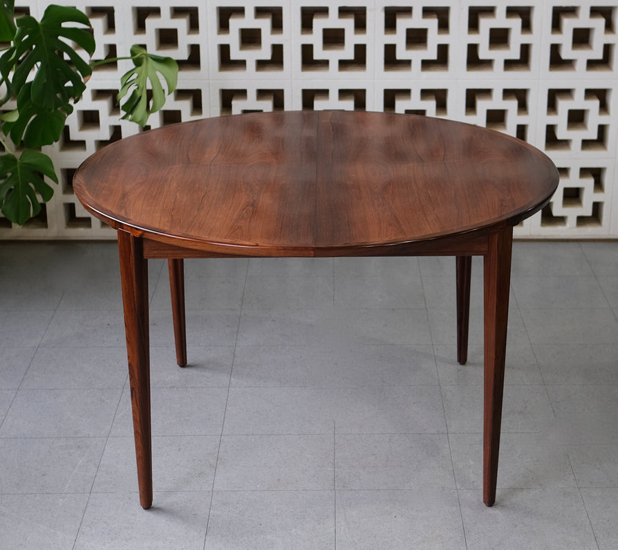 Rosengren Hansen - Round Double-Extension Dining Table in Rosewood