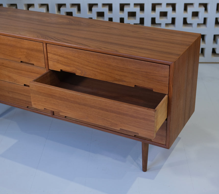 Hayson Double Chest of Drawers in Blackwood