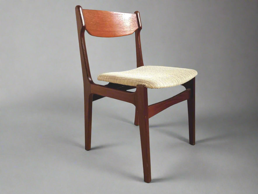 Set of Eight Findahls Dining Chairs in Teak