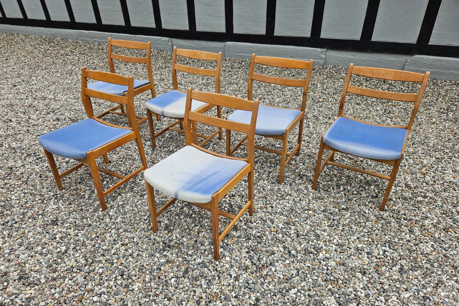 Six Erik Wørtz Dining Chairs in Oak