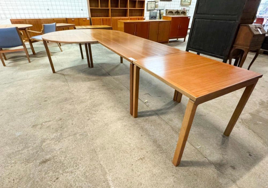 Haslev Five-Piece Office / Break-Out Table Set