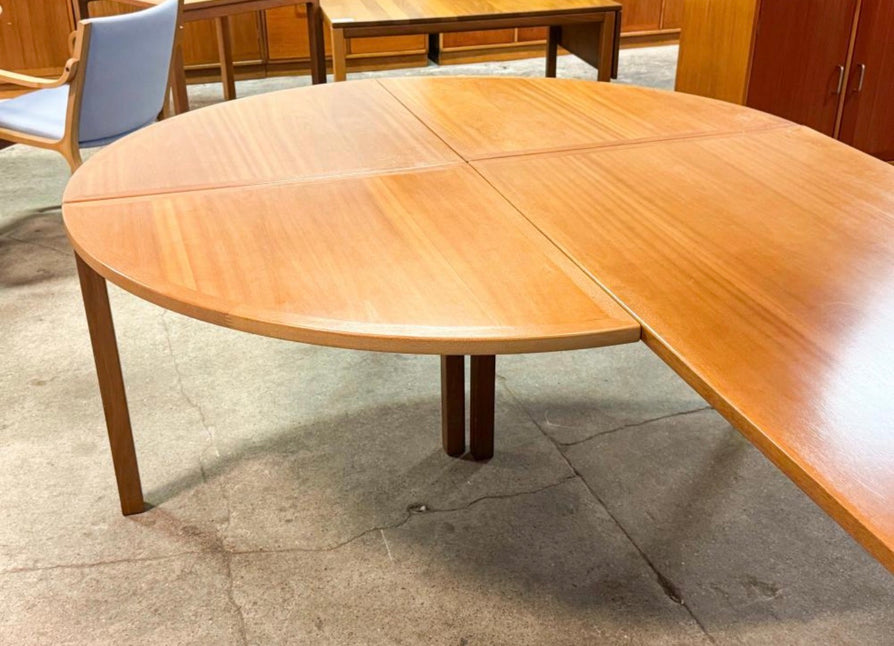 Haslev Five-Piece Office / Break-Out Table Set