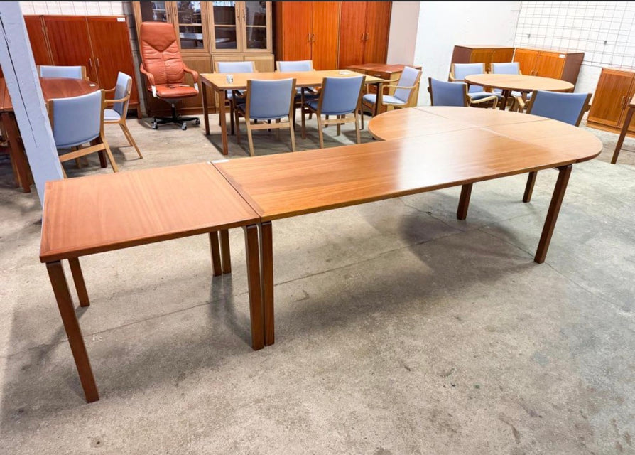 Haslev Five-Piece Office / Break-Out Table Set