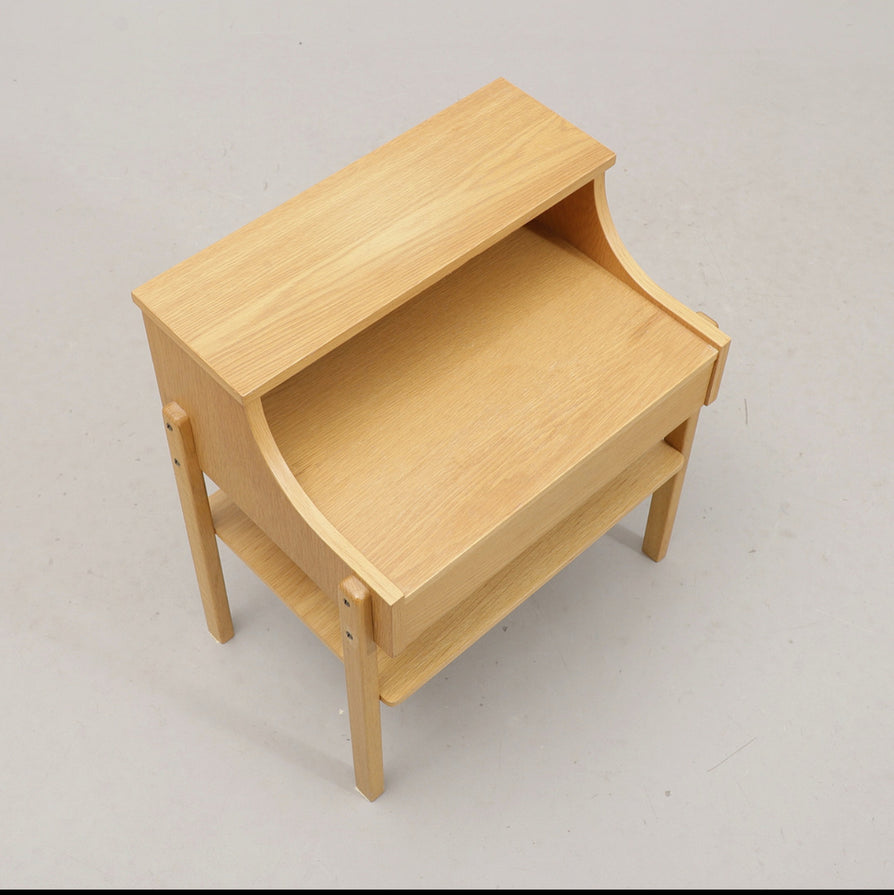 Single Bedside Table in Oak