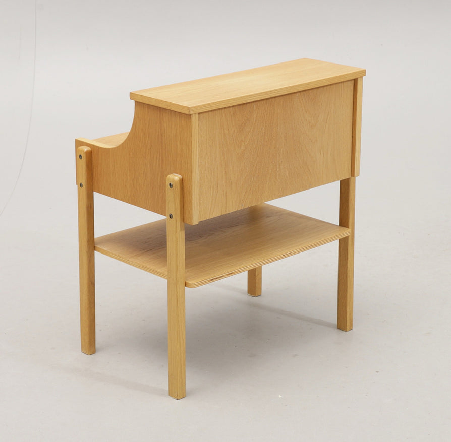 Single Bedside Table in Oak