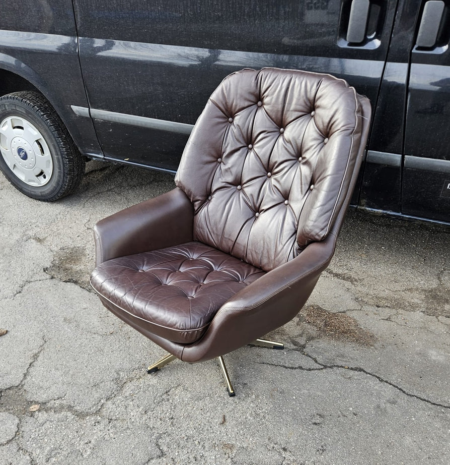 Danish Swivel Chair in Brown Leather
