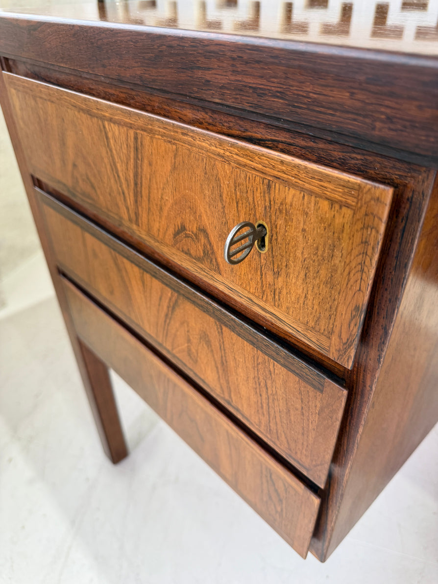 Model 77 Omann Jun Executive Desk in Rosewood