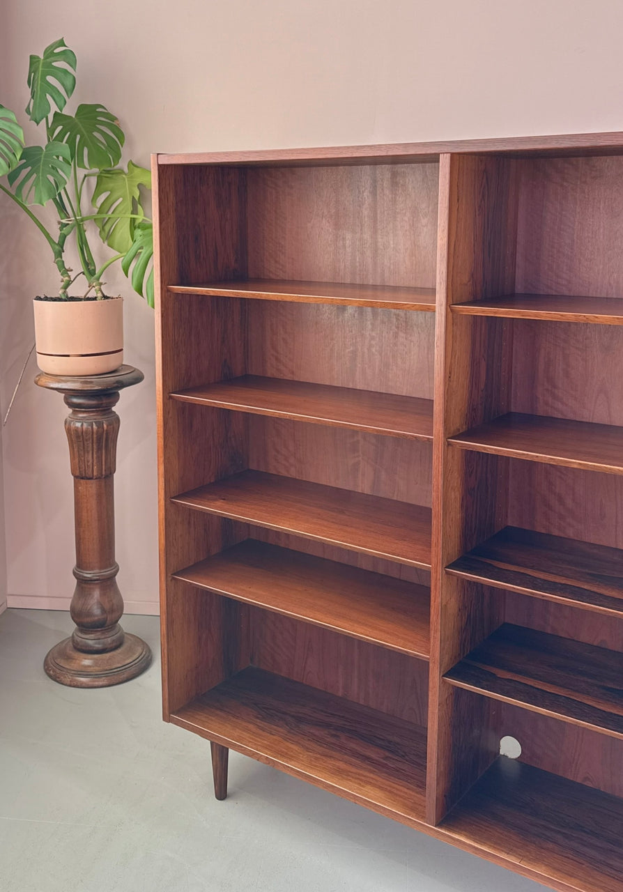 Omann Jun Bookcase in Rosewood