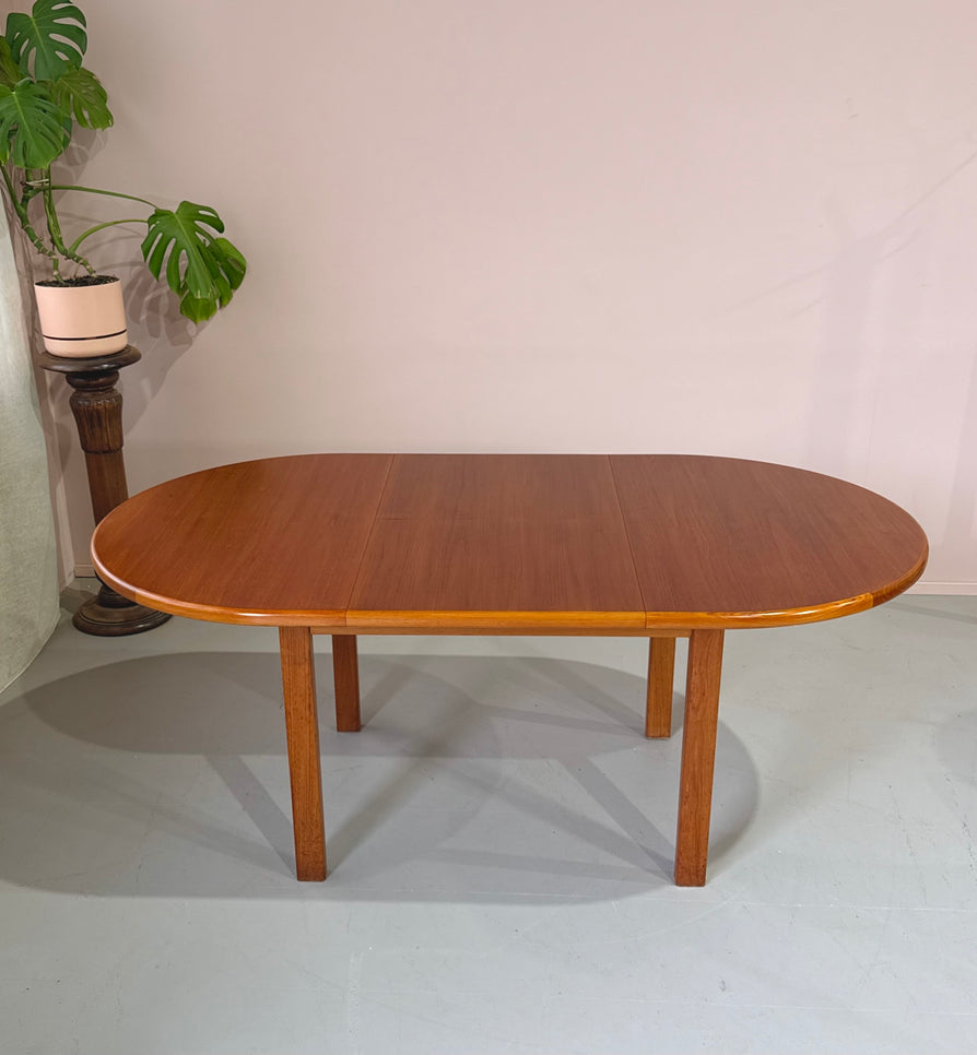1970s Oval Extension Dining Table by Chiswell