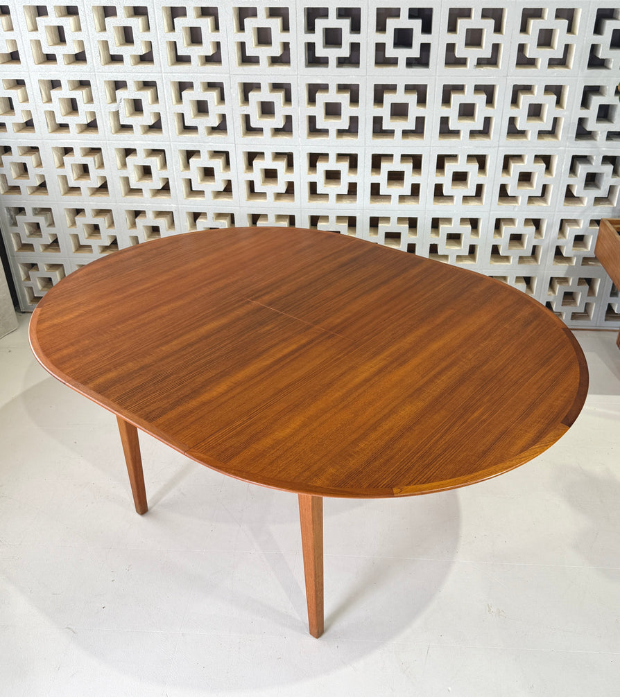 Round Mid-Century Extension Dining Table in Teak