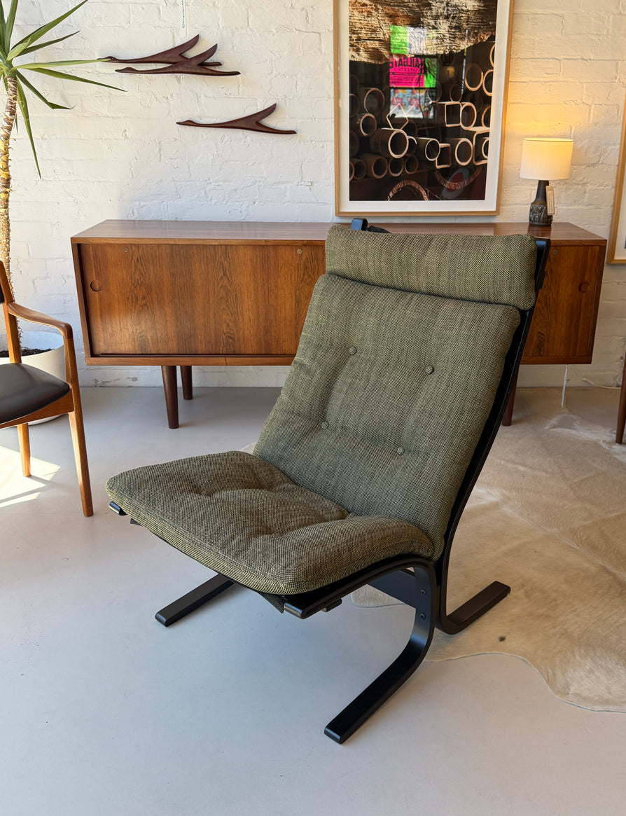 High-Back Siesta Chair in New Fabric