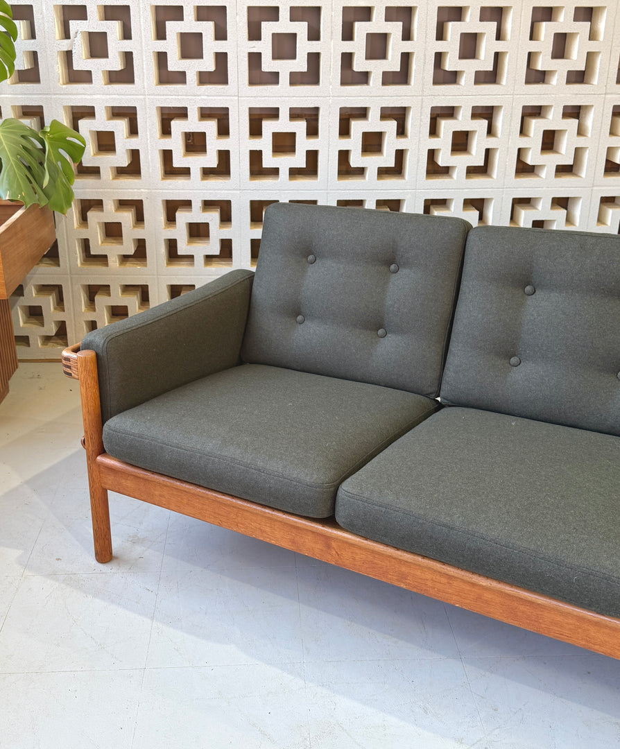 HW Klein Sofa in European Oak