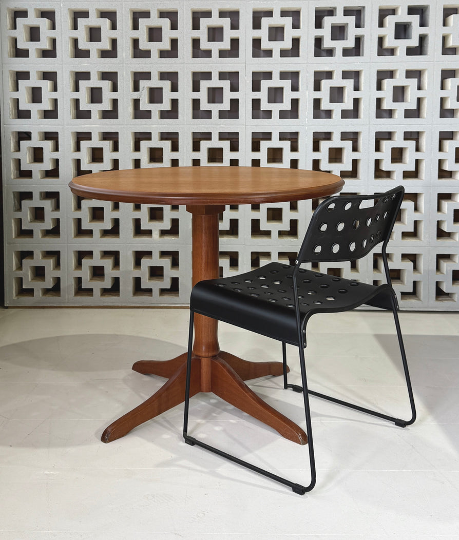 Round Mid-Century Pedestal Kitchen Table