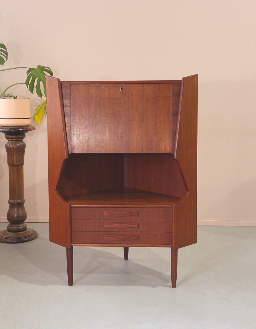 Omann Jun Corner Cabinet in Teak