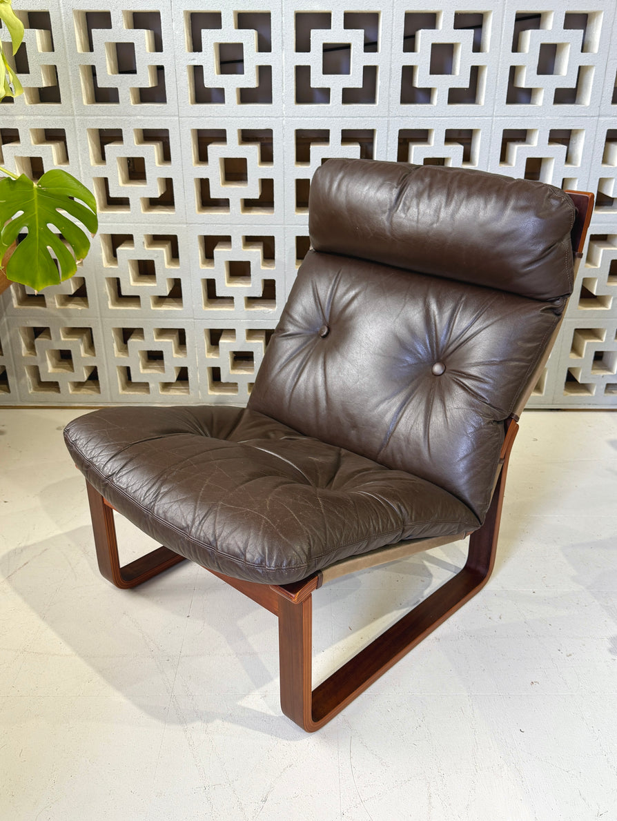 Vintage T8 Lounge by Tessa