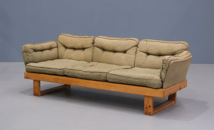 Swedish Daybed in Wool & Nordic Pine