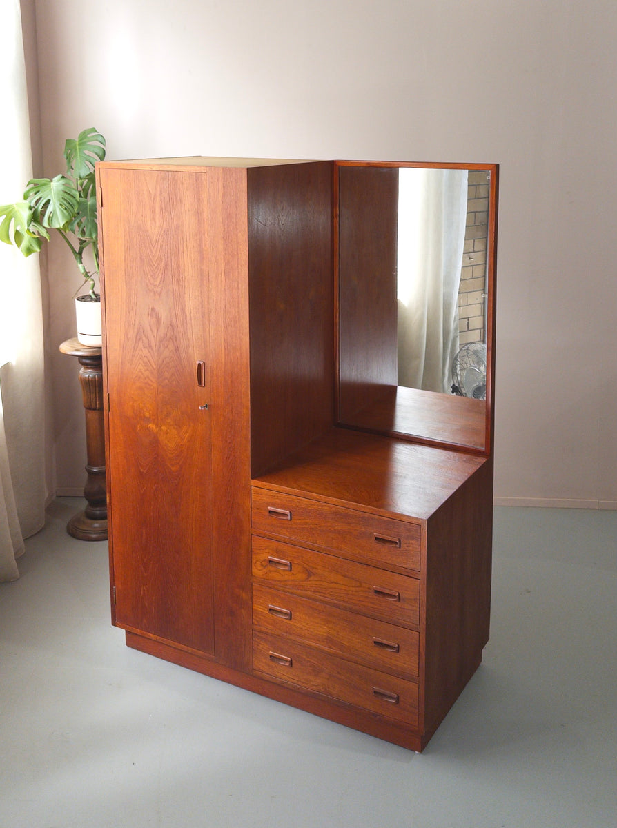 Mid-Century Wardrobe / Dresser in Teak