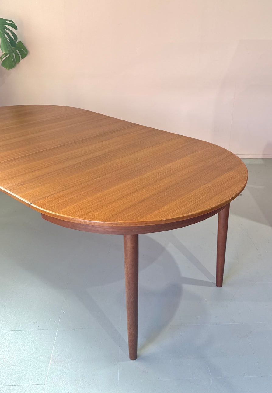 Round Danish Extension Dining Table in Teak