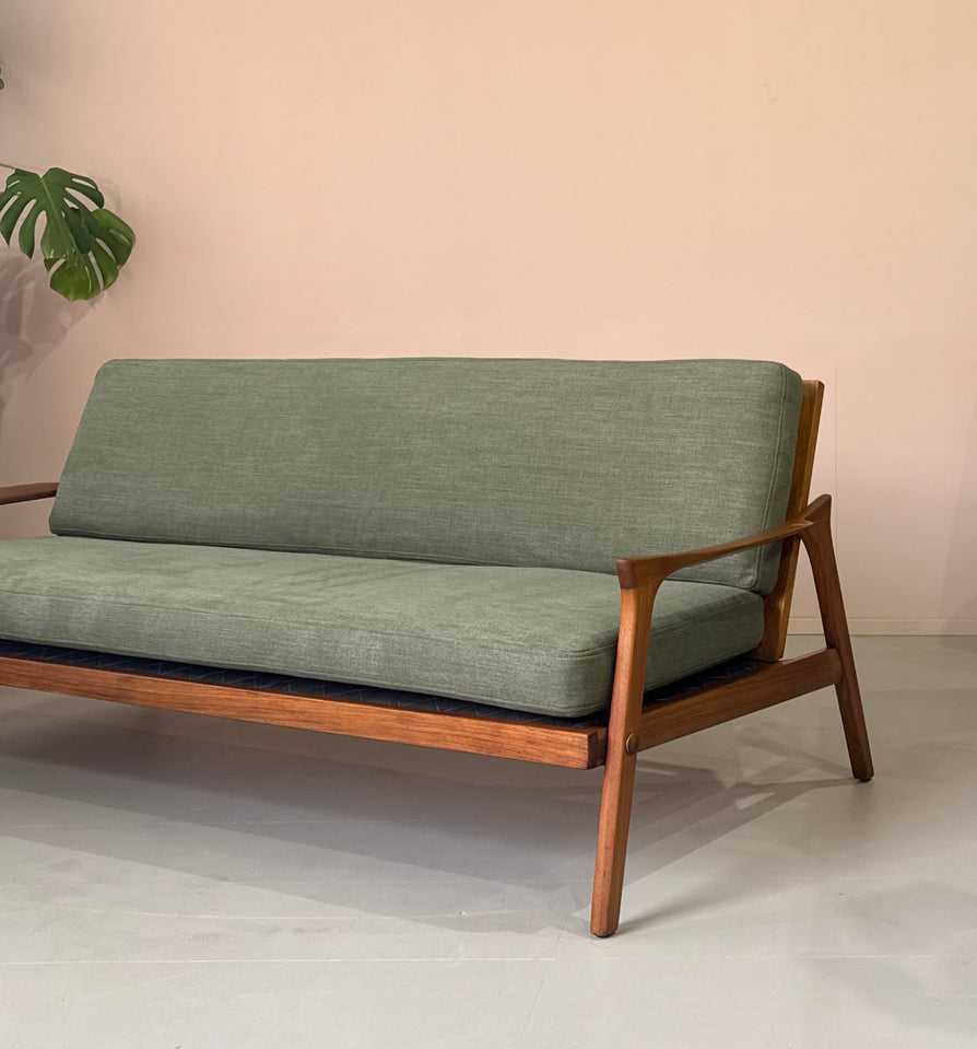Danish Deluxe Inga Sofa / Daybed in New Fabric