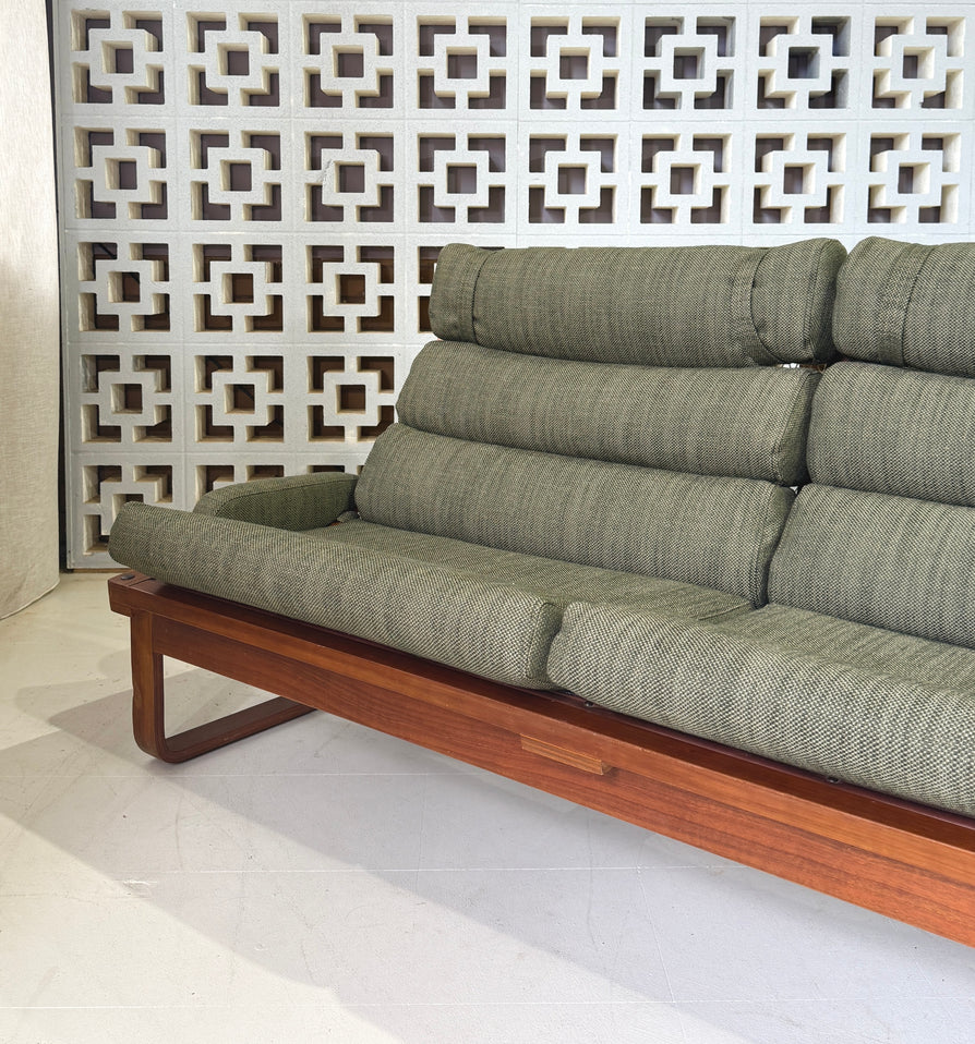 Tessa T4 Sofa in New Fabric