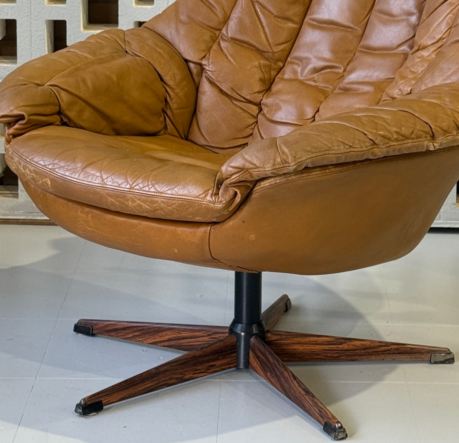 HW Klein Swivel Chair in Tan Leather