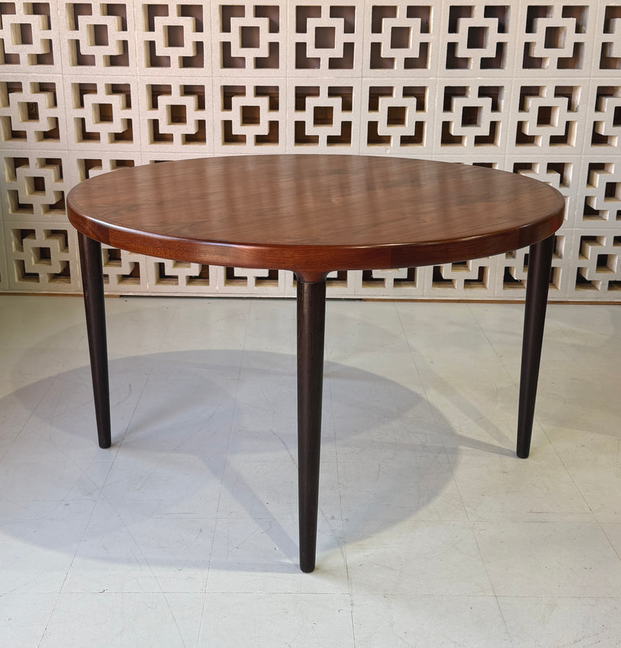 Skovmand & Andersen - Round Dining Table in Rosewood