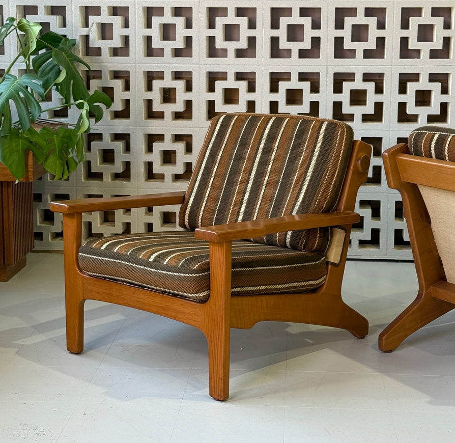 Pair of TESSA T5 Lounge Chairs in Original Wool