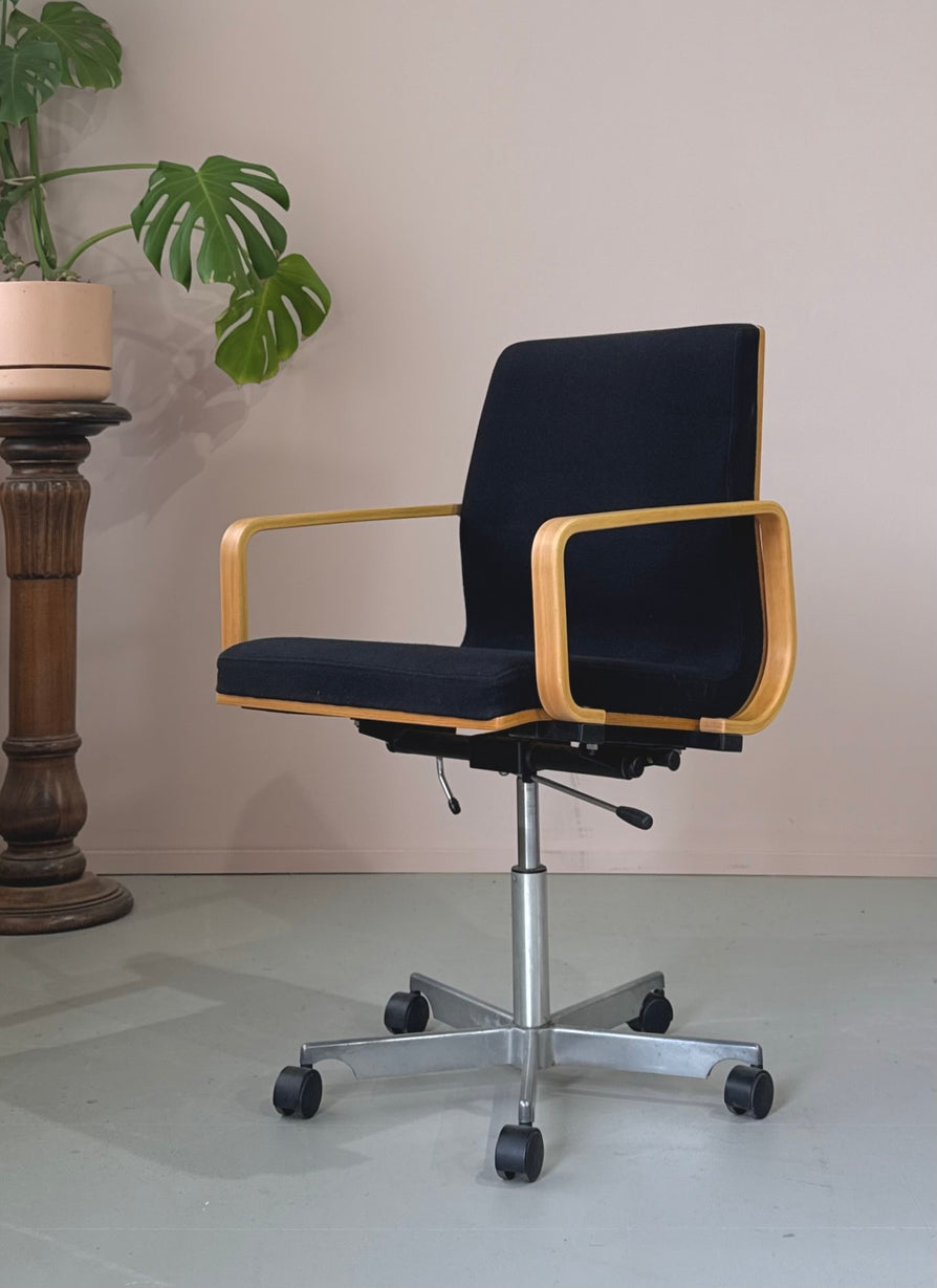 Norwegian Swivel Office Chair