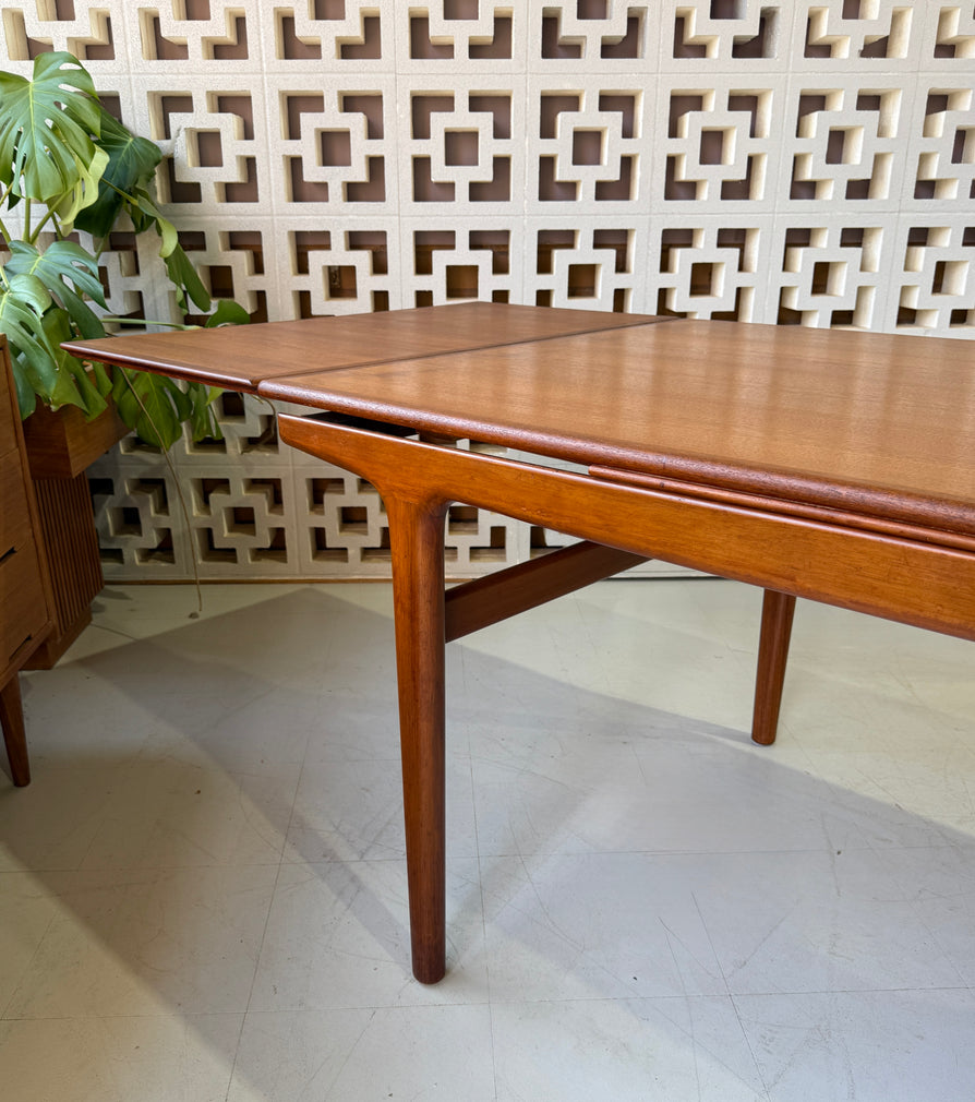 Johannes Andersen Extension Dining Table