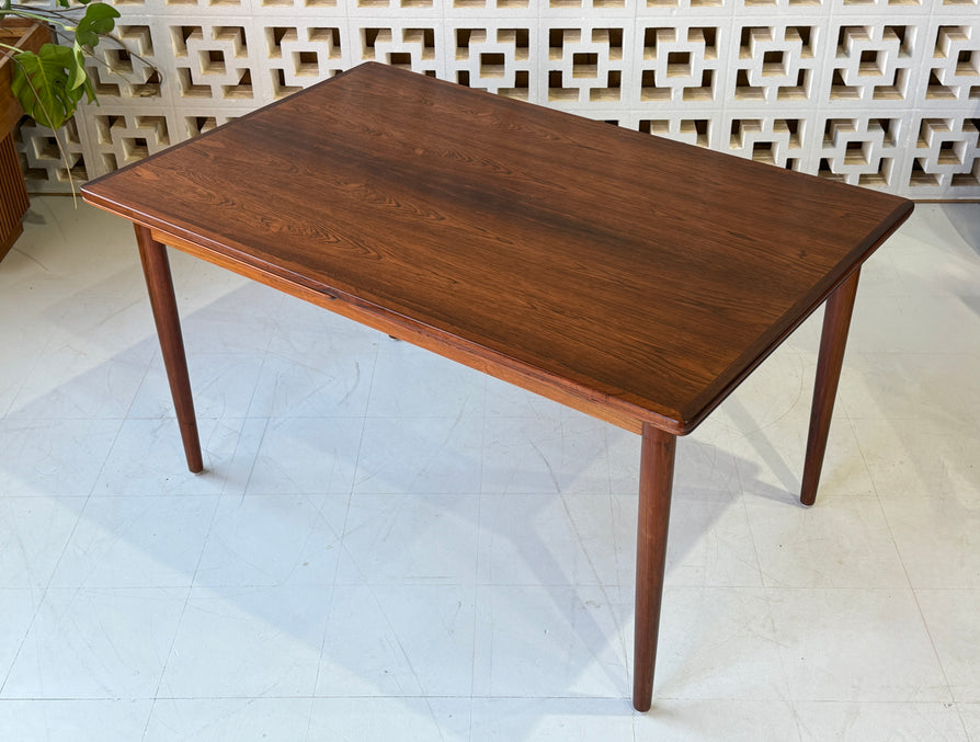 Fine Danish Extension Dining Table in Rosewood