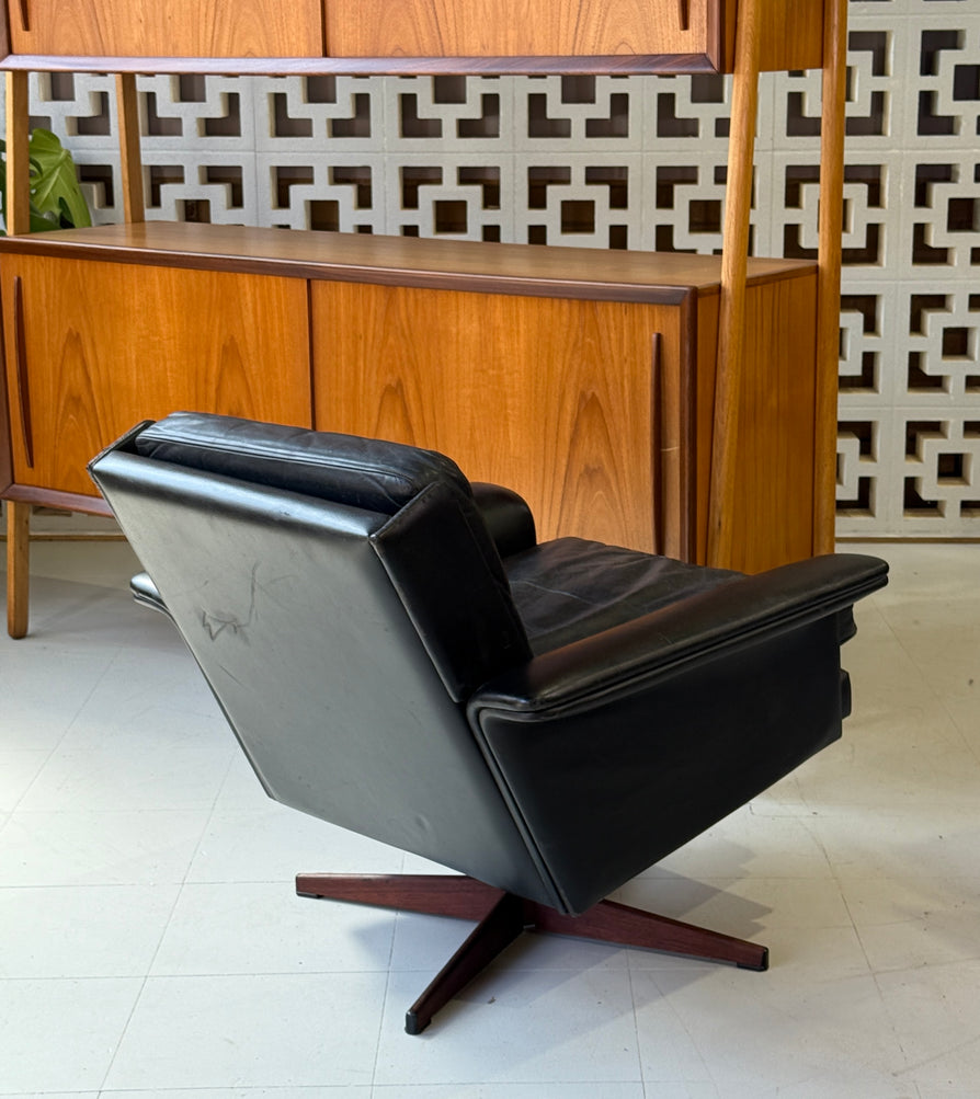 1966 HW Klein Model 265/1 Swivel Chair