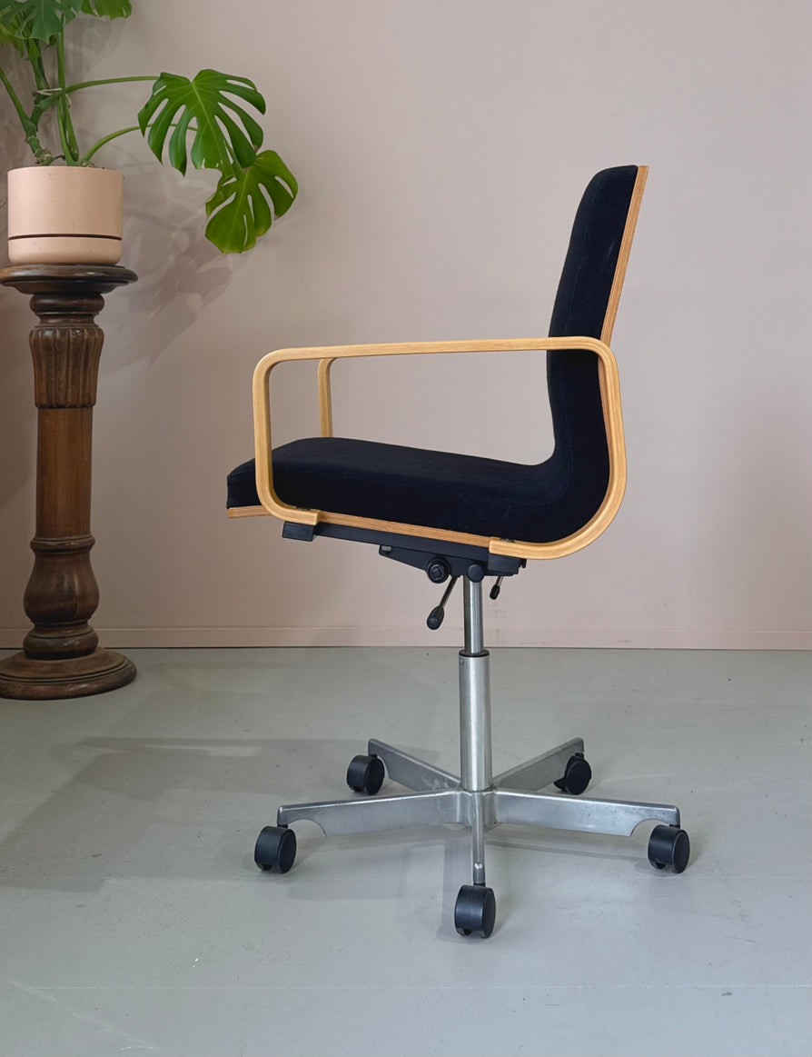 Norwegian Swivel Office Chair