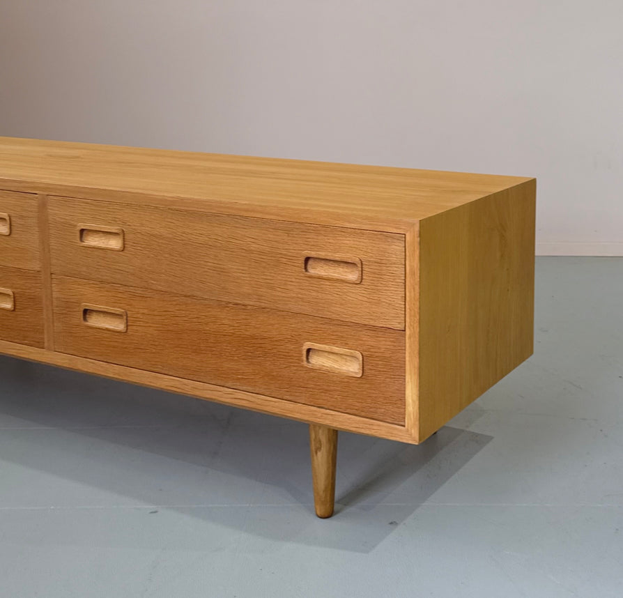 Hundevad Chest of Drawers in Oak