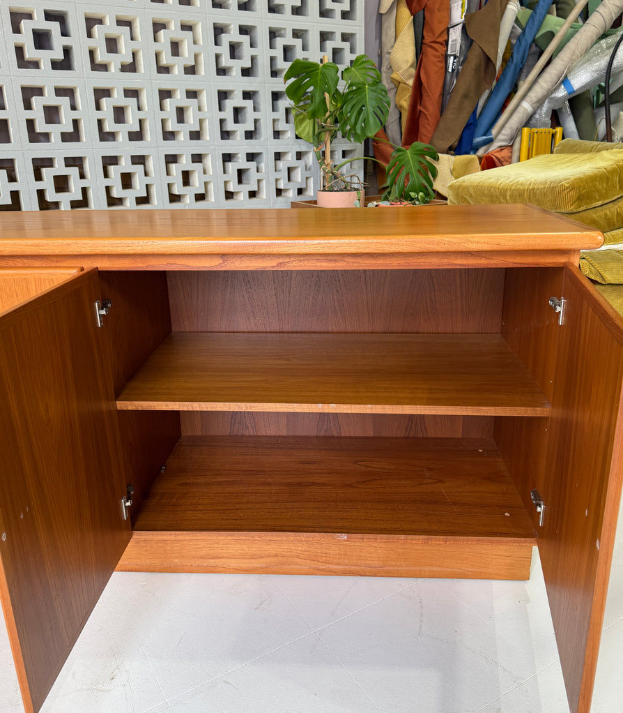 Large Mid-Century Sideboard / Console in Teak
