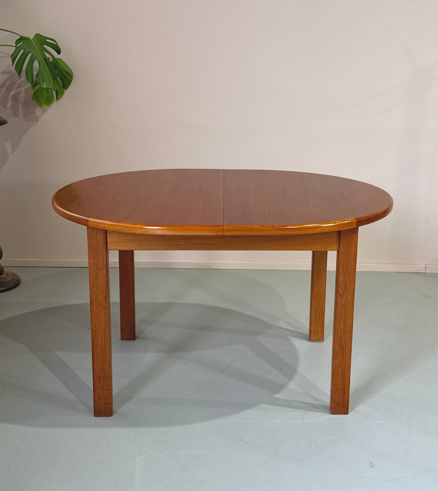 1970s Oval Extension Dining Table by Chiswell
