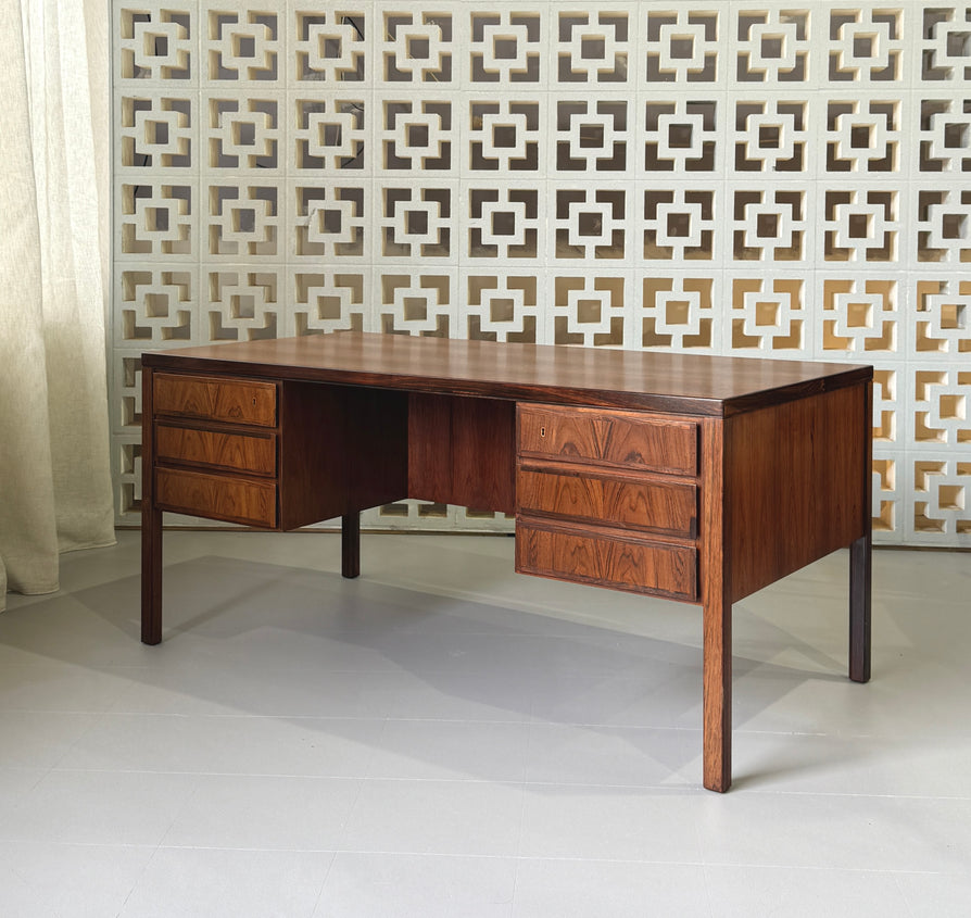 Model 77 Omann Jun Executive Desk in Rosewood