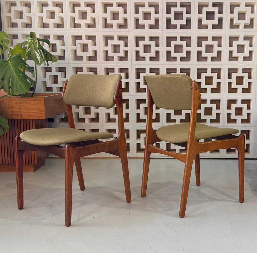Six Erik Buch Model 49 Dining Chair in Rosewood