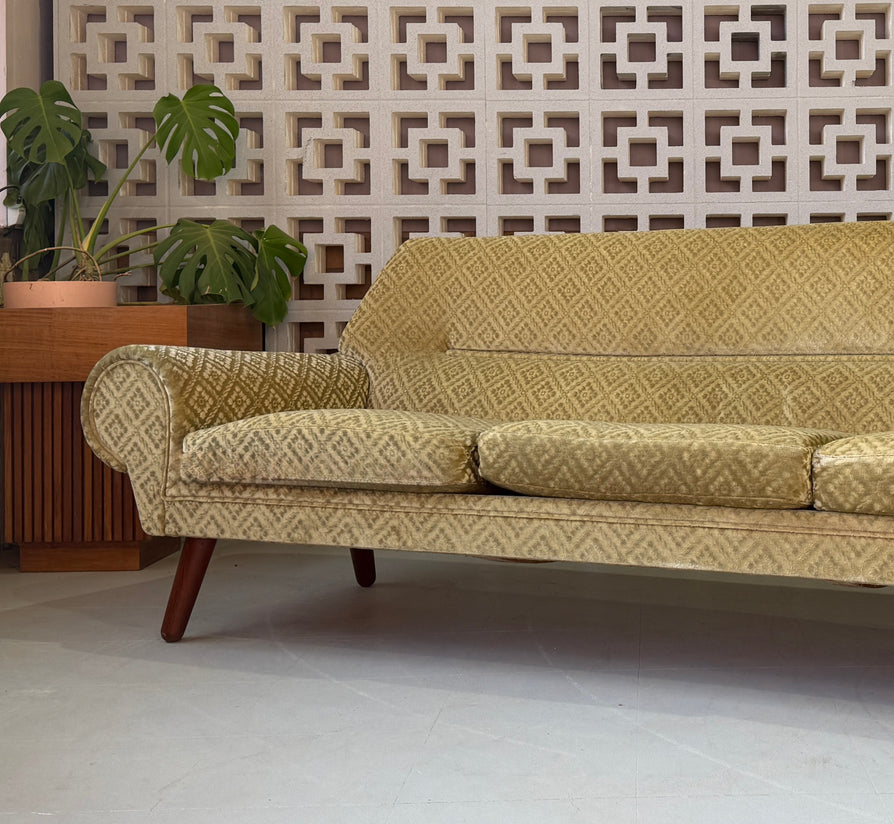 Kurt Østervig Model 14 Sofa in Original Velvet