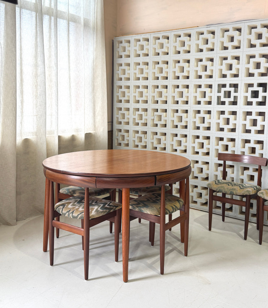 Hans Olsen Model 630-3 Roundette Dining Suite