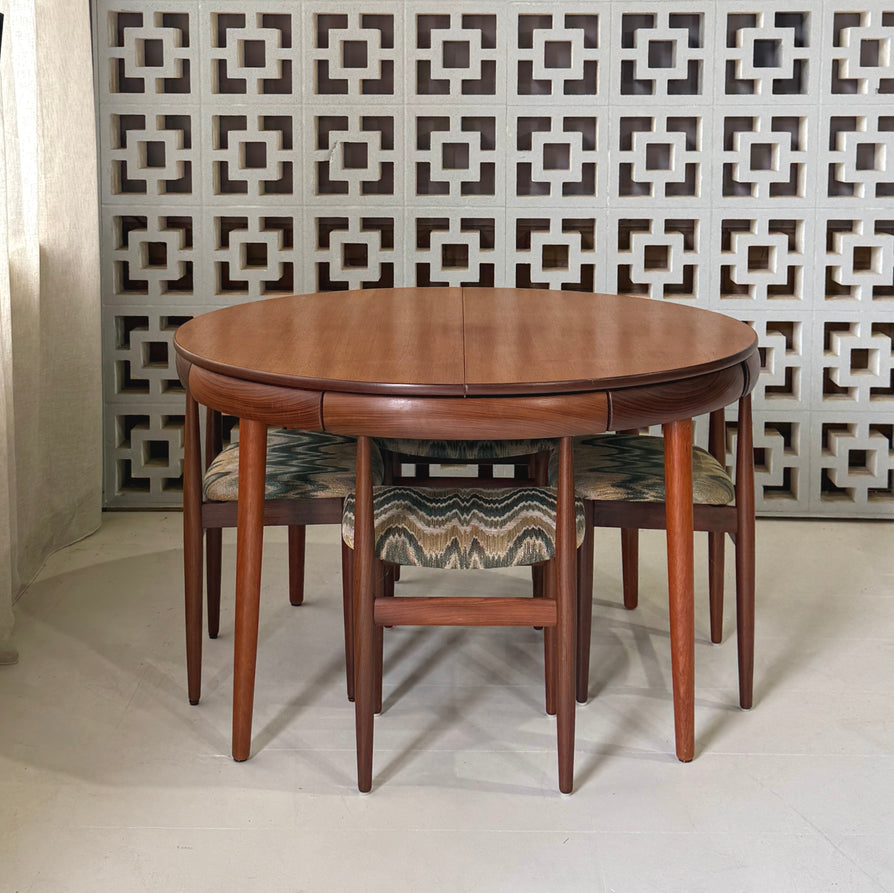 Hans Olsen Model 630-3 Roundette Dining Suite