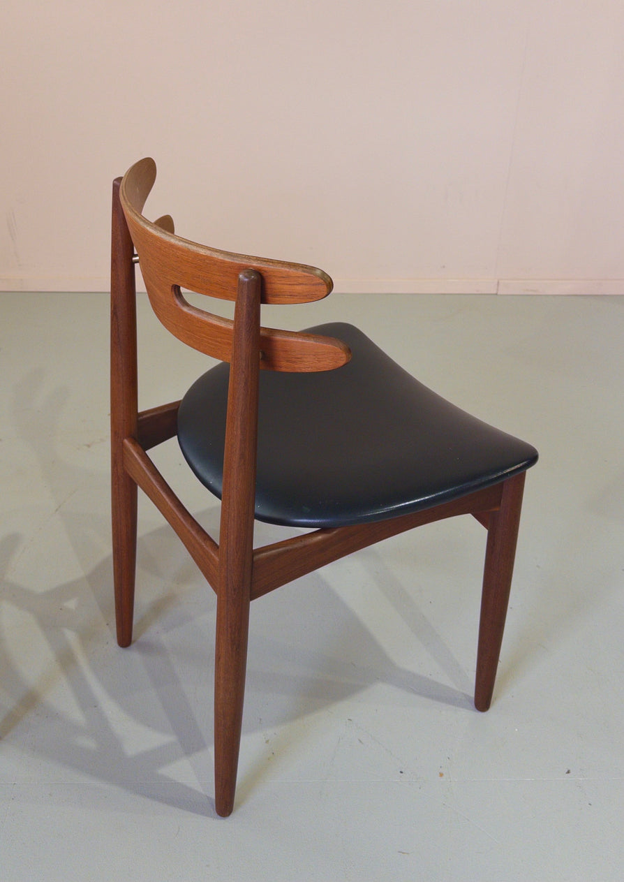 Set of Four Johannes Andersen Model 178 Dining Chairs in Teak